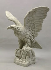Eagle Facing Right Animal Sculpture, Home Decor, XoticBrands, XoticBrands Home Decor