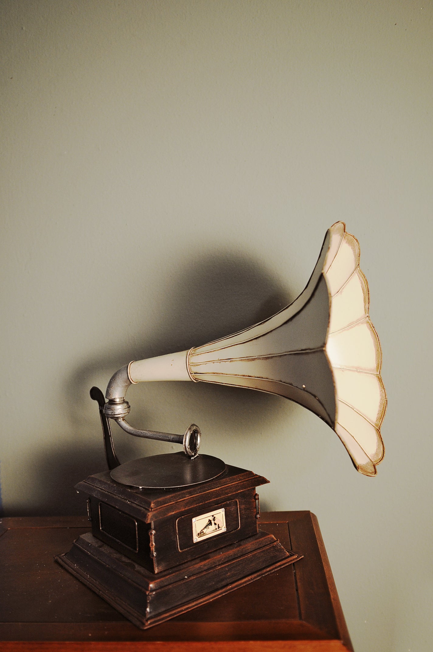  1911 HMV Gramophone Monarch Model V, Home furniture and decor, Old Modern Handicrafts, XoticBrands Home Decor