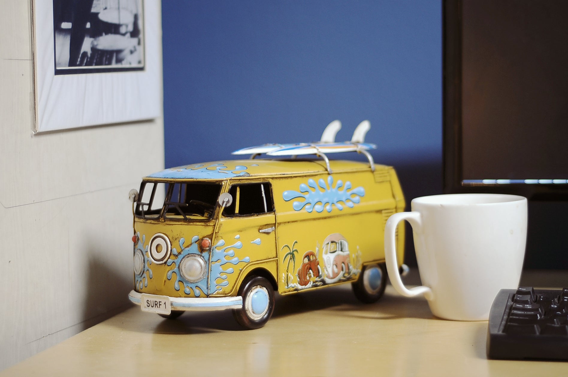  1967 Volkswagen Deluxe Bus 1:18 Iron Vintage Model, Home furniture and decor, Old Modern Handicrafts, XoticBrands Home Decor