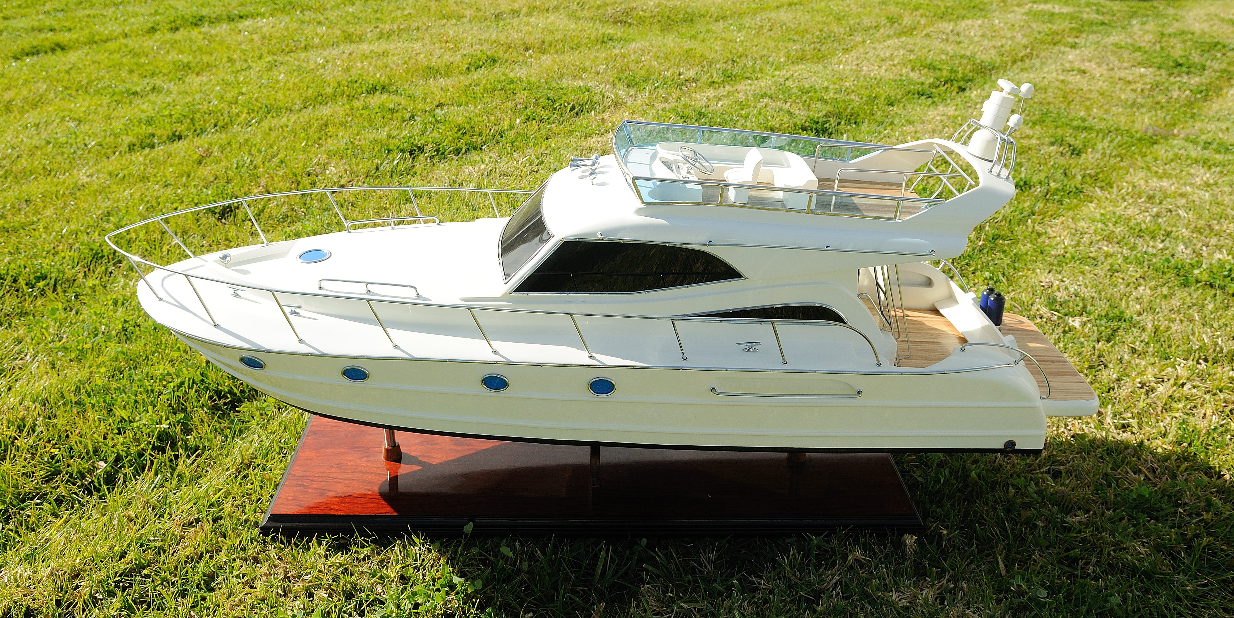  Viking Sport Cruiser NEW Model Display, Home furniture and decor, Old Modern Handicrafts, XoticBrands Home Decor