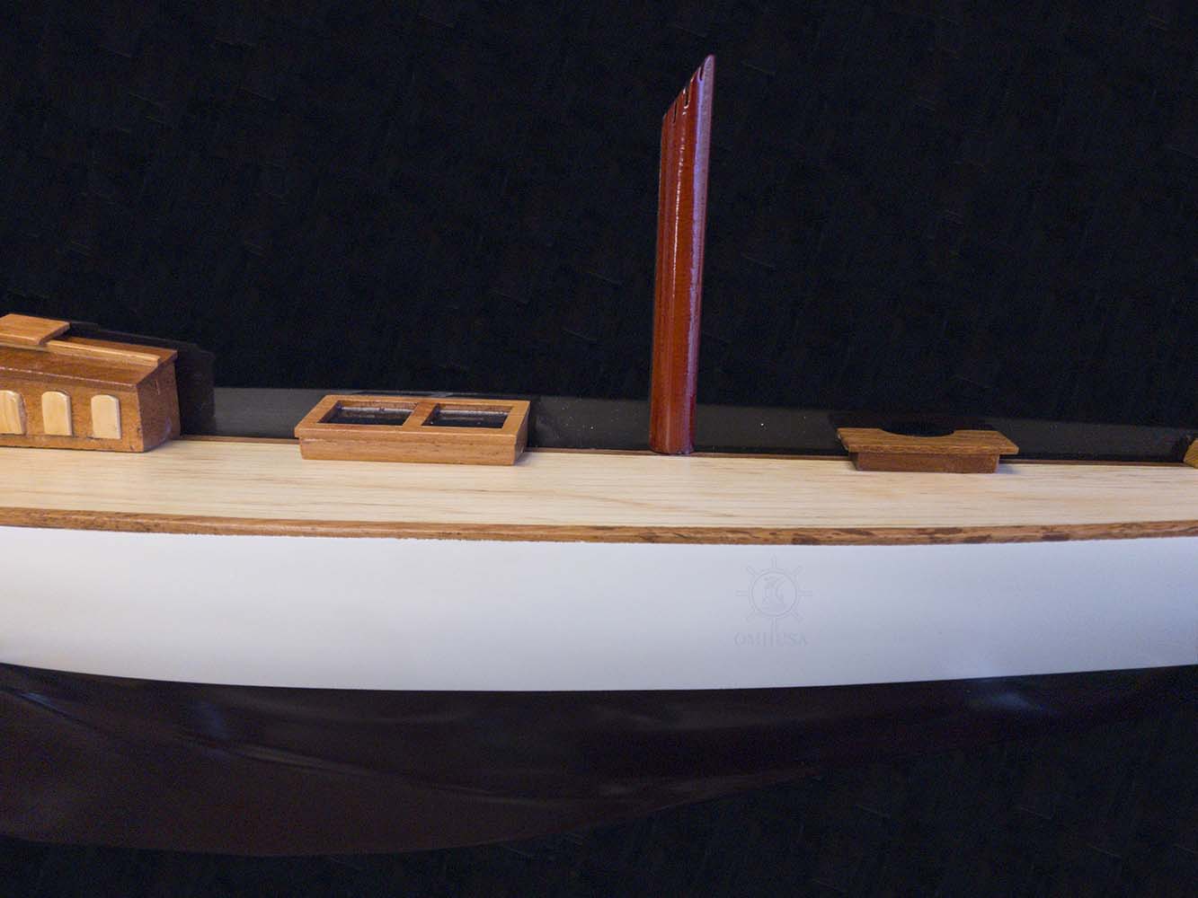  Shamrock Brown/White Painted Half Hull Model Boat Yacht Handmade, Home furniture and dÃ©cor, OLD MODERN HANDICRAFTS, XoticBrands Home Decor