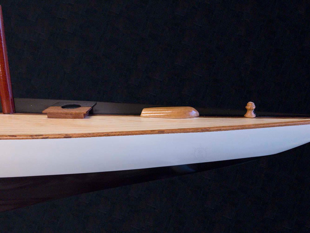  Shamrock Brown/White Painted Half Hull Model Boat Yacht Handmade, Home furniture and dÃ©cor, OLD MODERN HANDICRAFTS, XoticBrands Home Decor