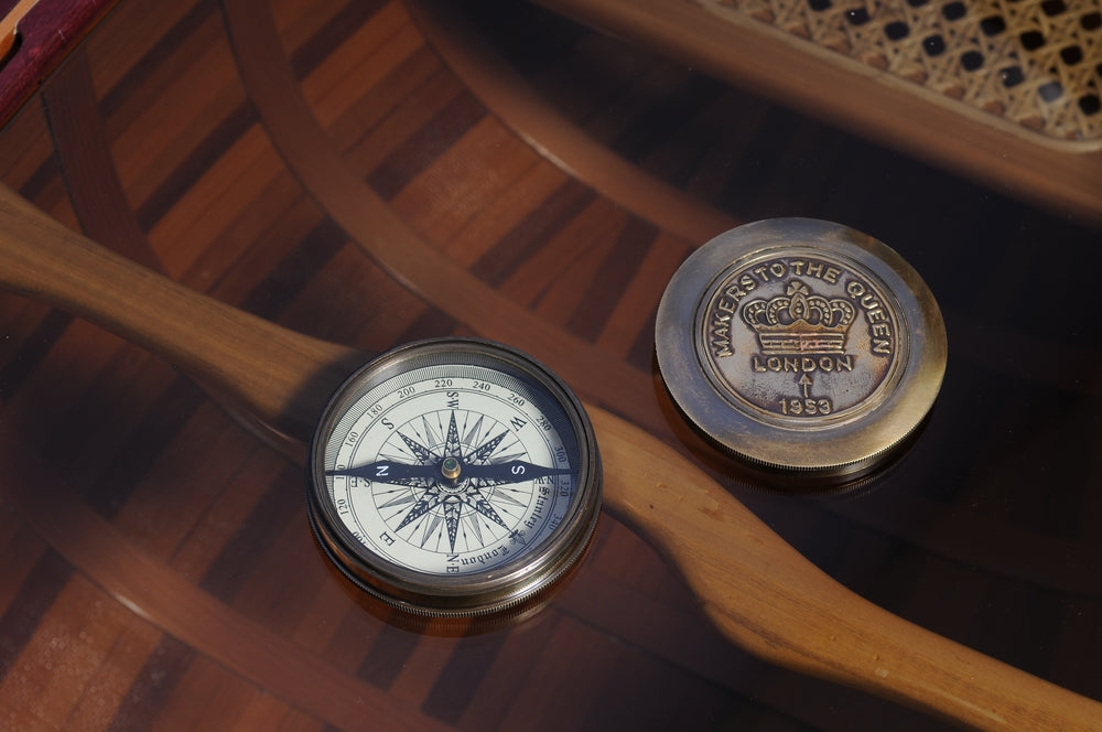  Makers to the Queen Compass w leather case Model Display, Home furniture and decor, Old Modern Handicrafts, XoticBrands Home Decor