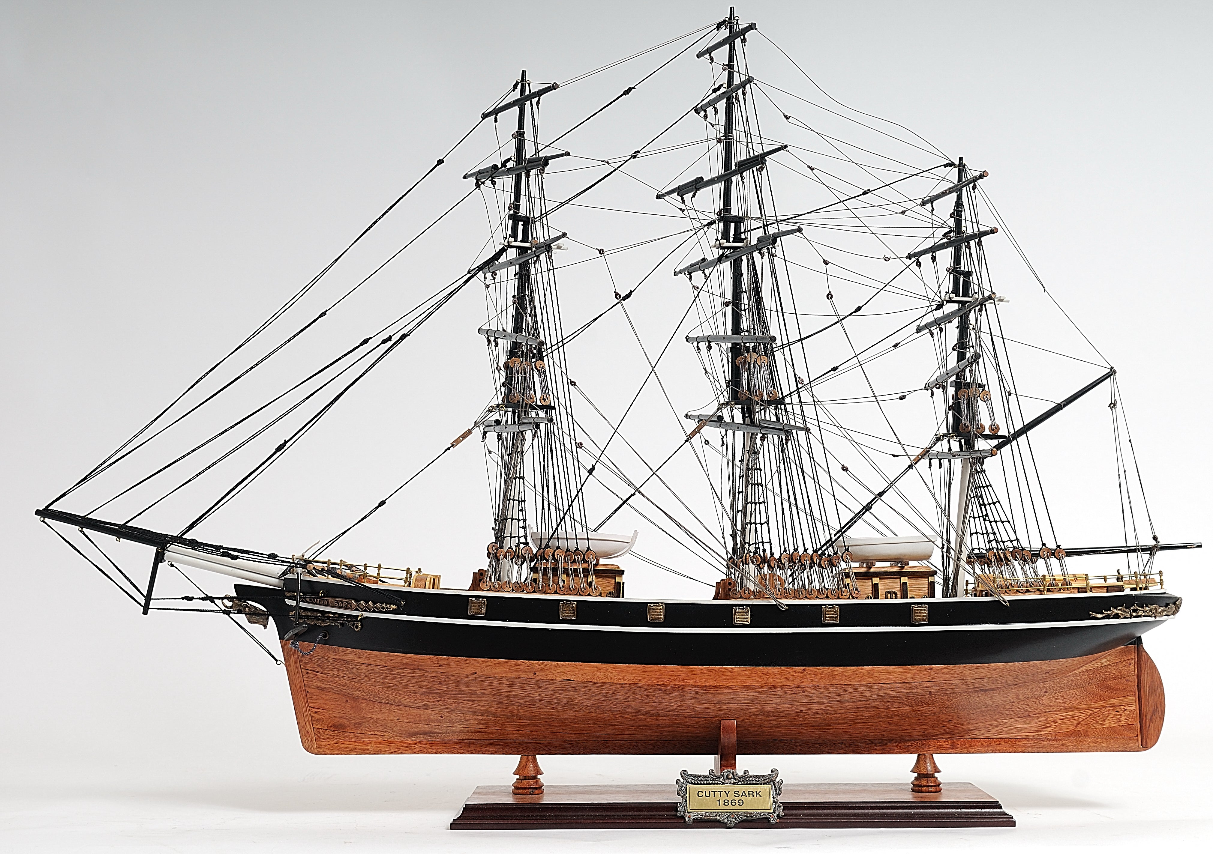  Cutty Sark (no sail) Model Display, Home furniture and decor, Old Modern Handicrafts, XoticBrands Home Decor