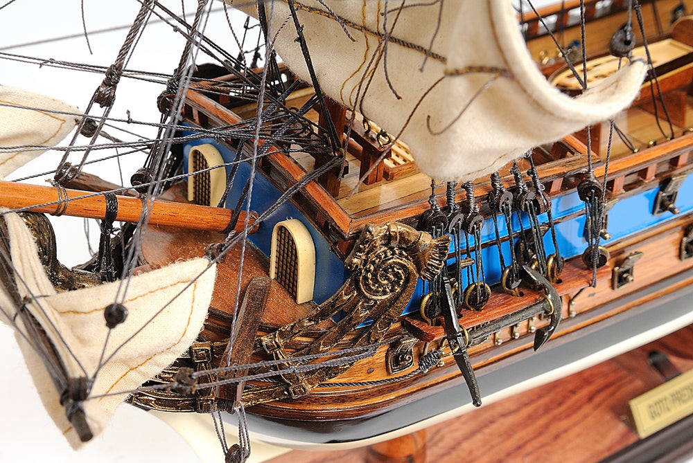  GOTO PREDESTINATION SMALL Model Display, Home furniture and decor, Old Modern Handicrafts, XoticBrands Home Decor