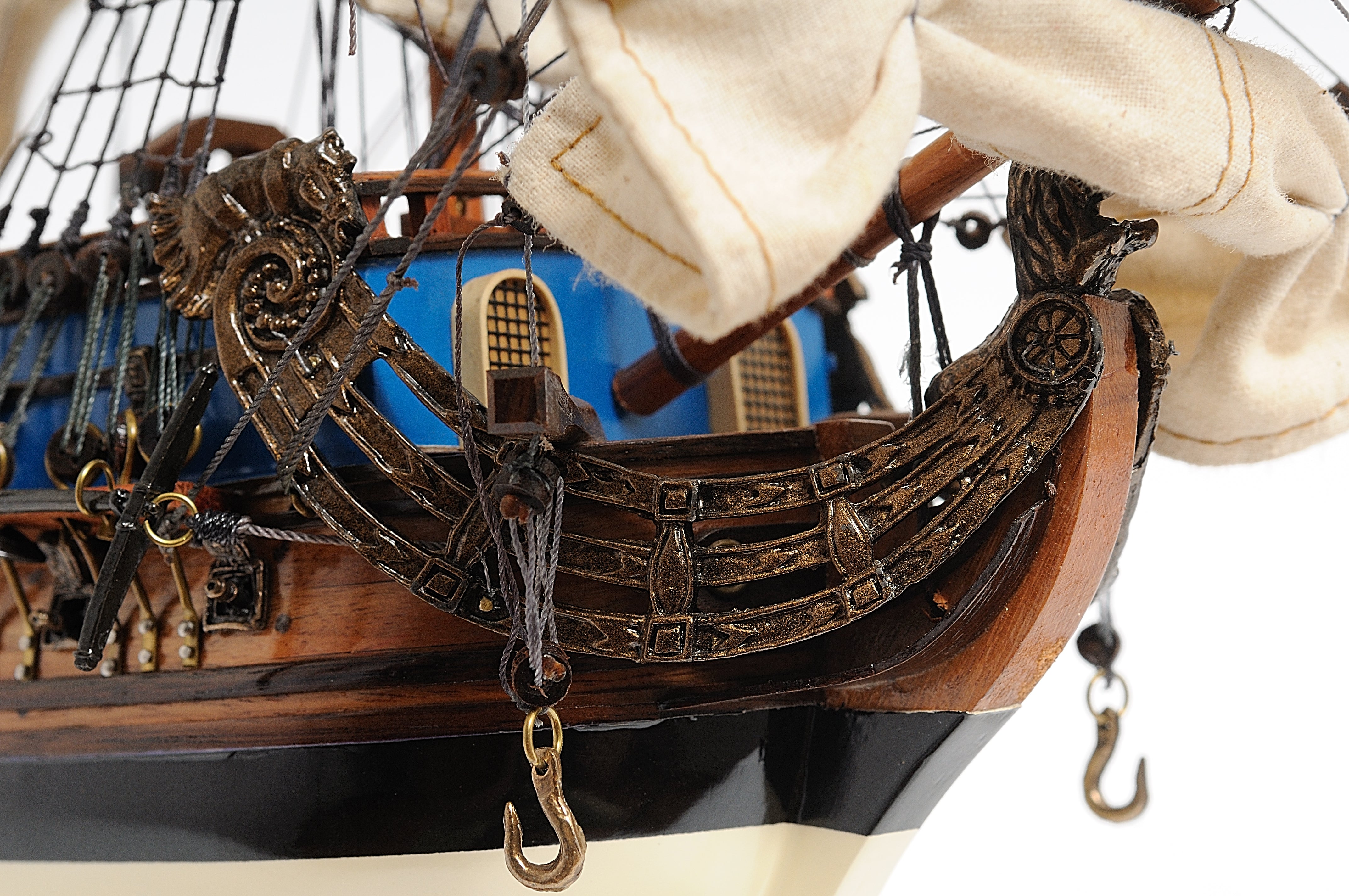  GOTO PREDESTINATION SMALL Model Display, Home furniture and decor, Old Modern Handicrafts, XoticBrands Home Decor